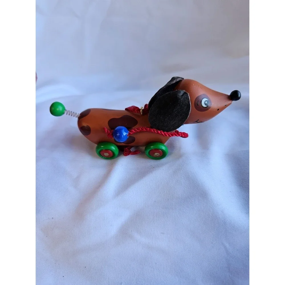 Waggles Dog‎ Pull Toy Hallmark Keepsake Ornament QX8945 with Box